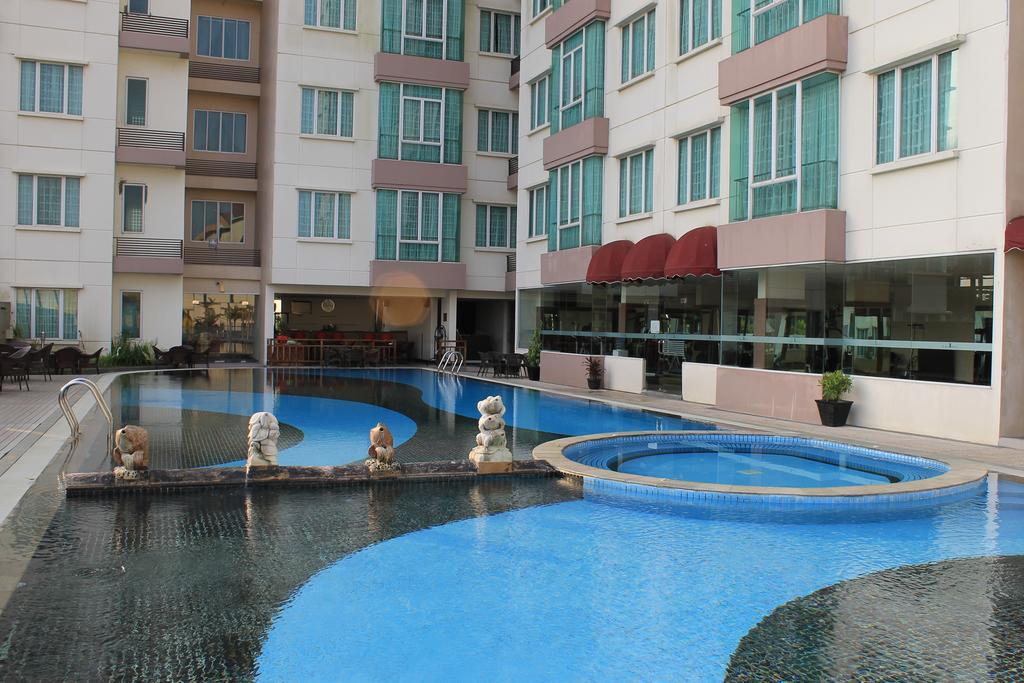 The Bcc Hotel & Residence Batam Екстериор снимка